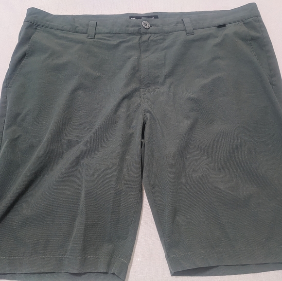 Travis Mathew Beck Short size 40 - Picture 1 of 5
